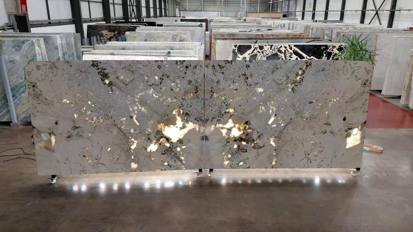 Alpinus Patagonia Quartzite: real slab in our warehouse