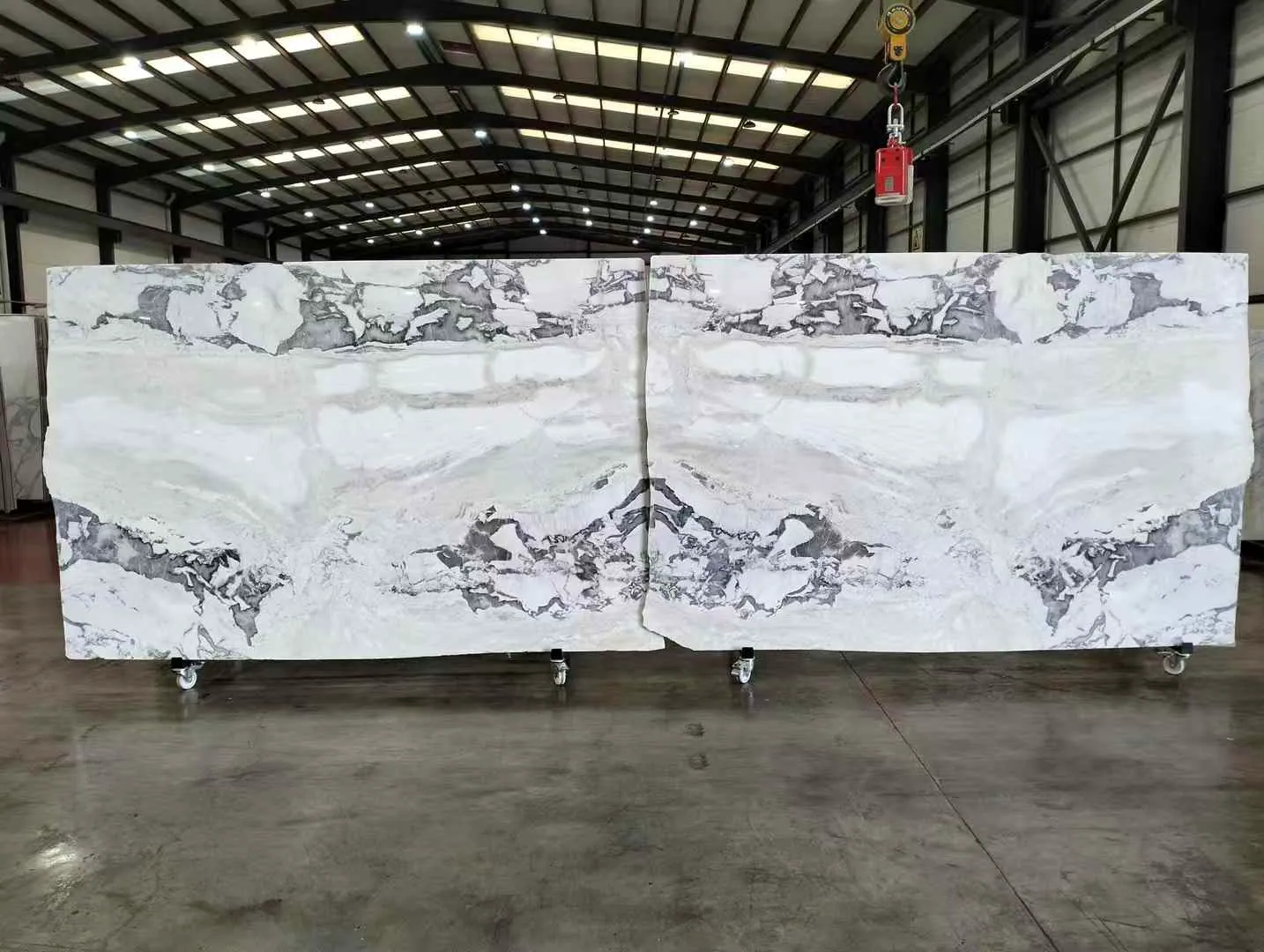 Dover White: real slab in our warehouse