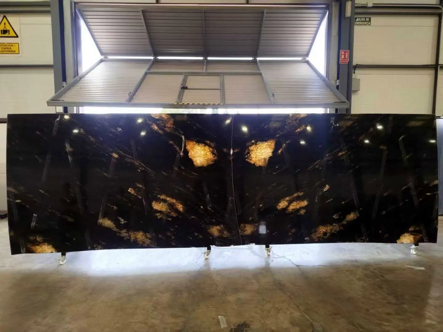 Etna Black: tabla real en nuestro almacén