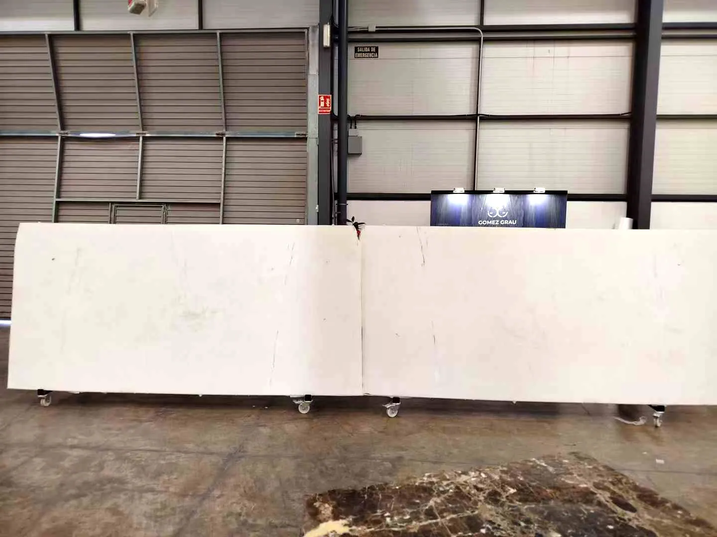Rhino White: real slab in our warehouse