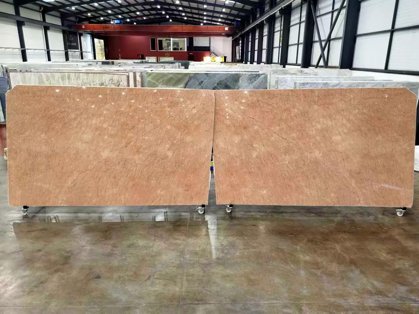 Mármol Rosa Valencia: tabla real en nuestro almacén